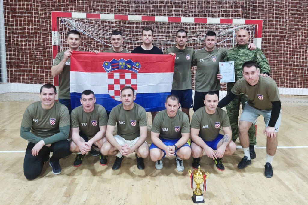 Slika https://www.morh.hr/wp-content/uploads/2024/01/2024-01-26-malonogometni-turnir-1024x683.jpg