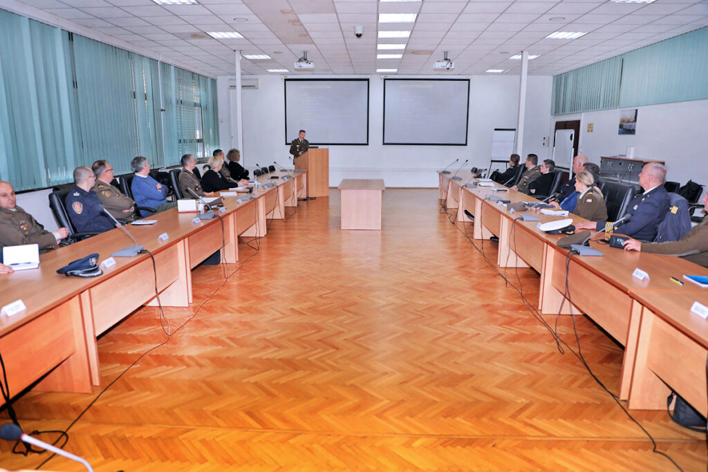 Slika https://www.morh.hr/wp-content/uploads/2024/02/2024-01-29-strategijsko-planiranje-na-hvu-1024x683.jpg