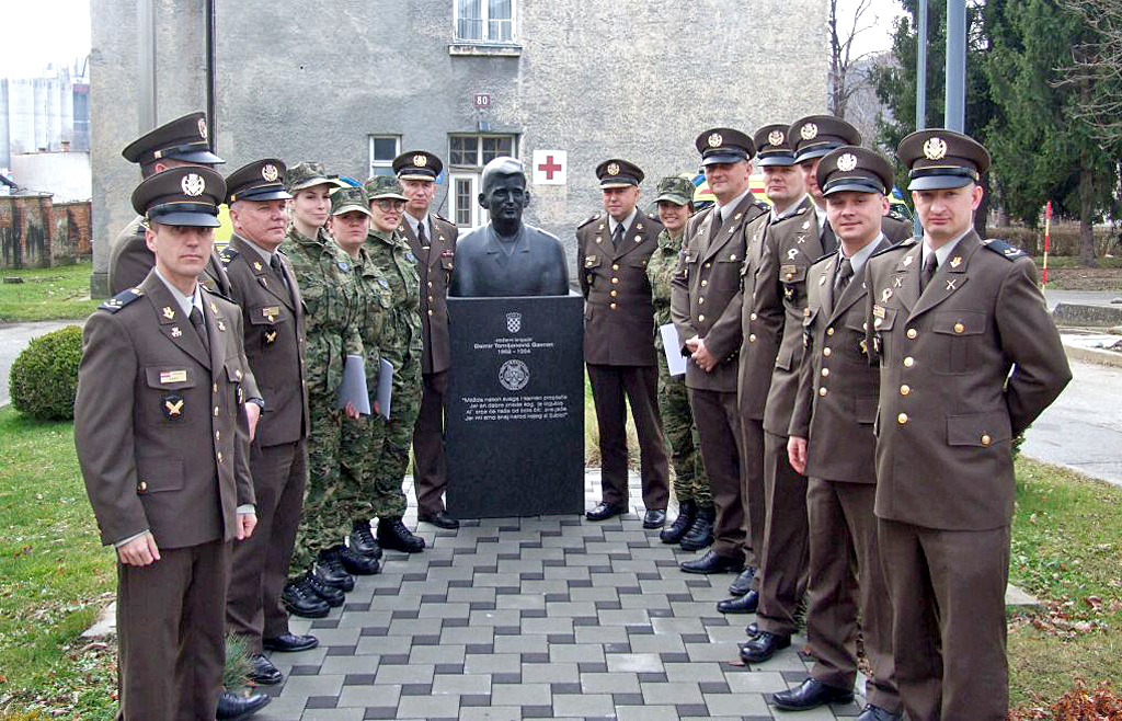 Slika https://www.morh.hr/wp-content/uploads/2024/02/2024-02-02-specijalisti-pozega.jpg