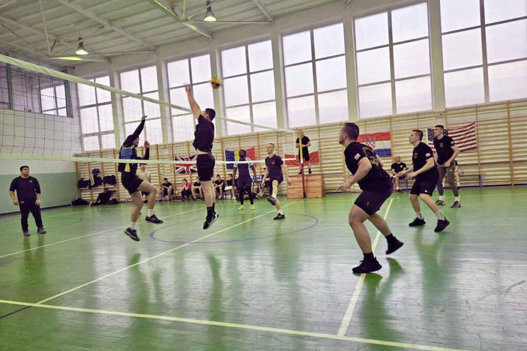 Slika https://www.morh.hr/wp-content/uploads/2024/02/2024-02-19-odbojkaski-turnir-u-poljskoj--1024x683.jpg