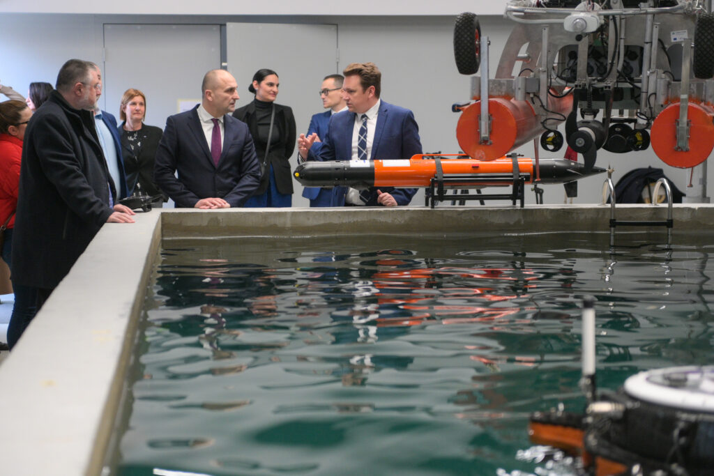 Slika https://www.morh.hr/wp-content/uploads/2024/02/2024-02-27-fer-sastanak-1024x683.jpg