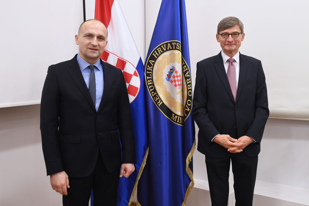 Slika https://www.morh.hr/wp-content/uploads/2024/02/2024-02-29-sastanak-velep-austrije-1024x683.jpg