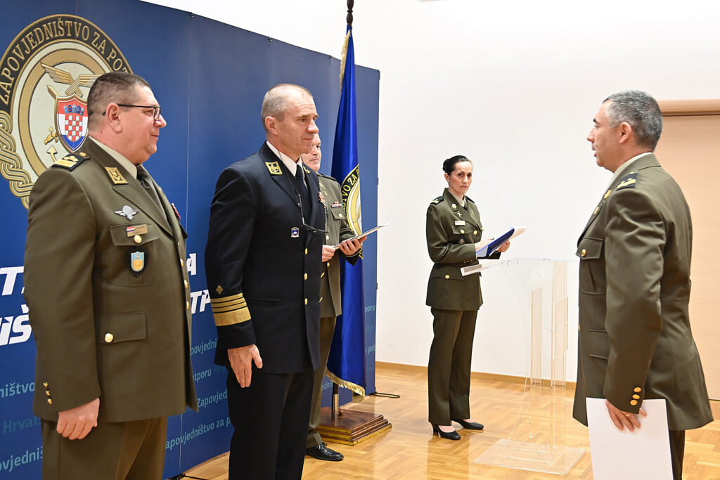 Slika https://www.morh.hr/wp-content/uploads/2024/02/28.02-28-zzp-dodjela-cinova-1024x683.jpg