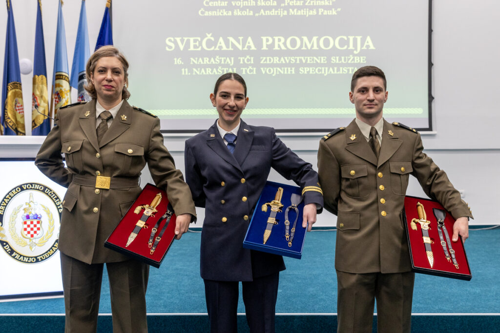 Slika https://www.morh.hr/wp-content/uploads/2024/03/2024-03-01-promocija-zdravstvene-sluzbe-16-1024x683.jpg