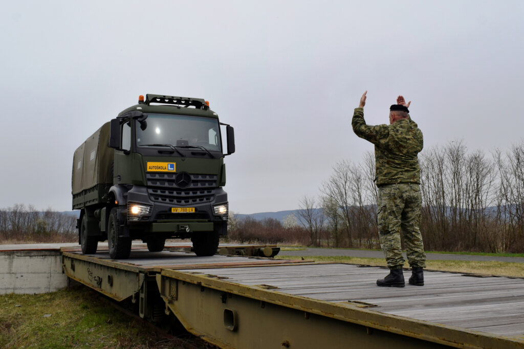 Slika https://www.morh.hr/wp-content/uploads/2024/03/2024-03-07-specijalisticka-obuka-1024x683.jpg