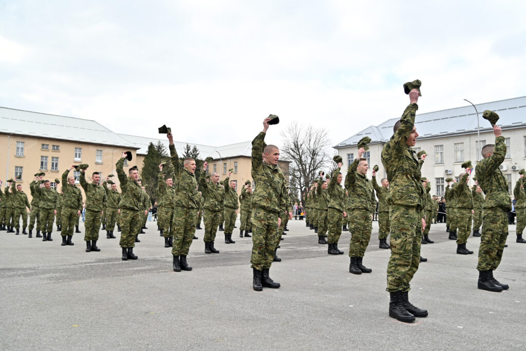 Slika https://www.morh.hr/wp-content/uploads/2024/03/2024-03-08-prisega-rocnika-1024x683.jpg