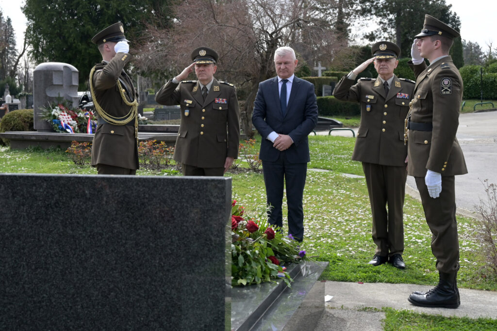 Slika https://www.morh.hr/wp-content/uploads/2024/03/2024-03-14-stipetic-obljetnica-1024x683.jpg