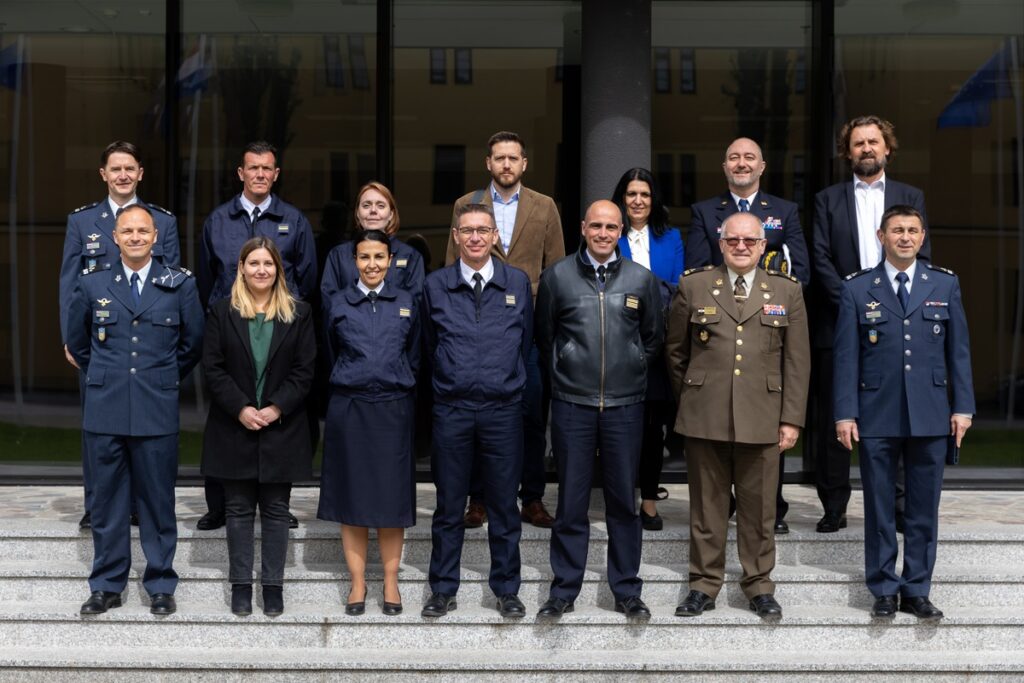 Slika https://www.morh.hr/wp-content/uploads/2024/03/2024-03-28-francusko-izaslanstvo-1024x683.jpg