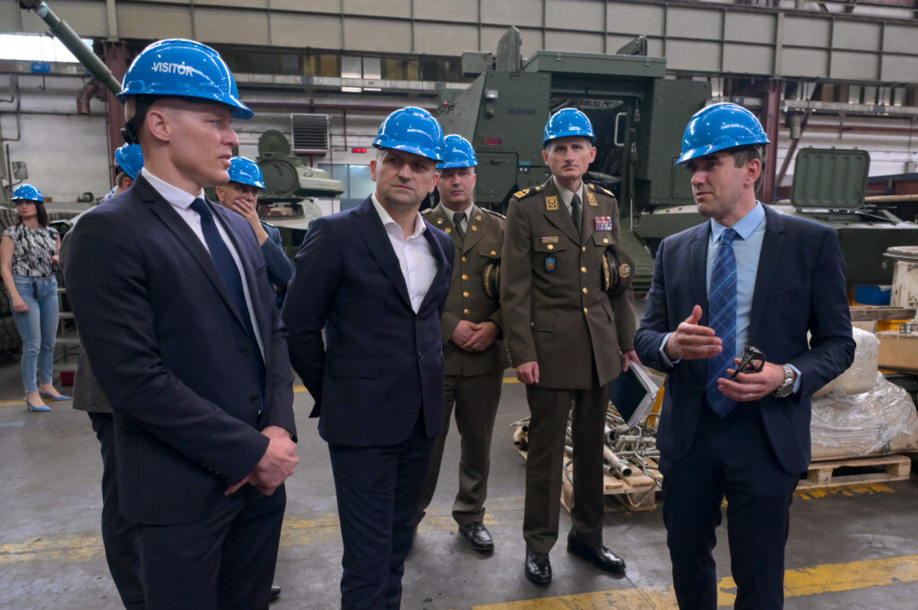 Slika https://www.morh.hr/wp-content/uploads/2024/04/2024-04-09-duro-dakovic-1024x681.jpg