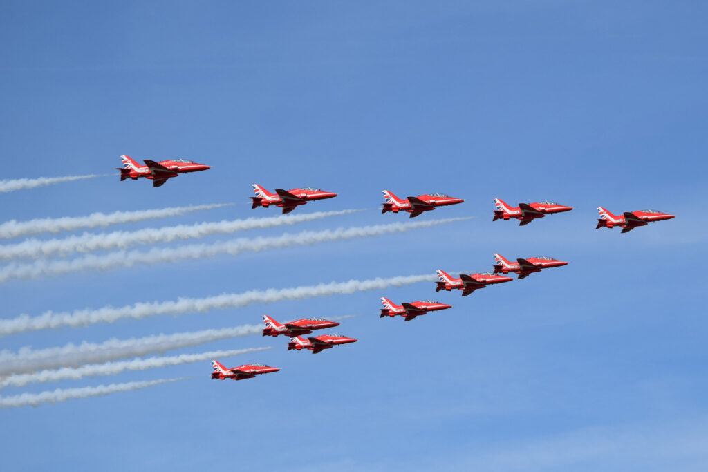 Slika https://www.morh.hr/wp-content/uploads/2024/04/2024-04-12-red-arrows-1024x683.jpg