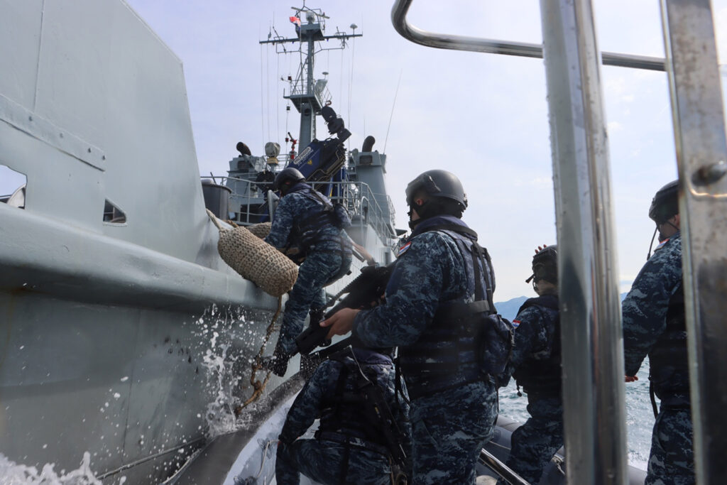 Slika https://www.morh.hr/wp-content/uploads/2024/05/2024-05-14-adriatic-partnership-mio-vbss-2024-9-1024x683.jpg