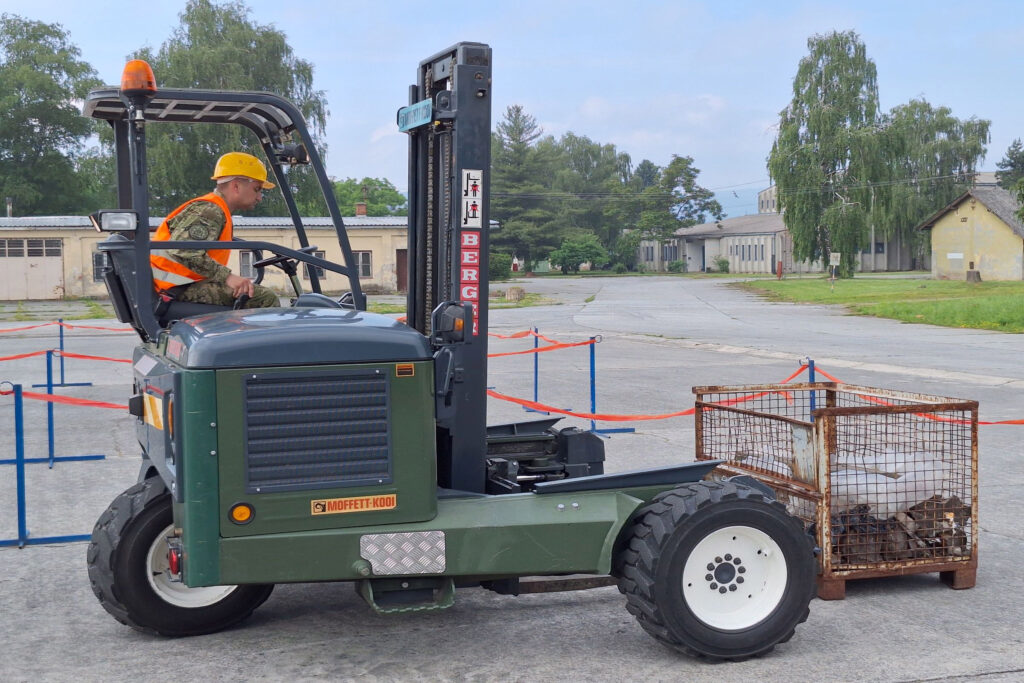 Slika https://www.morh.hr/wp-content/uploads/2024/05/2024-05-17-upravljanje-vilicarom--1024x683.jpg