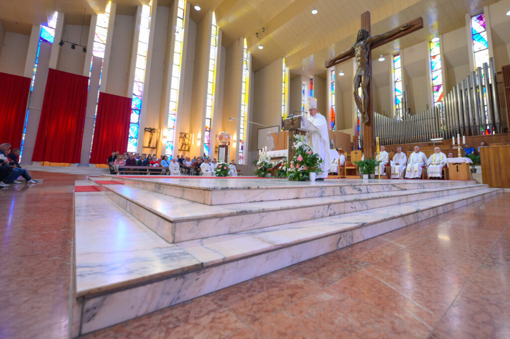 Slika https://www.morh.hr/wp-content/uploads/2024/05/2024-05-21-lourdes-polazak-1024x681.jpg