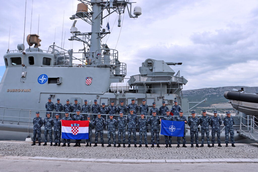 Slika https://www.morh.hr/wp-content/uploads/2024/05/2024-05-22-sea-guardian-1024x683.jpg