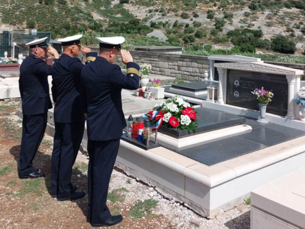 Slika https://www.morh.hr/wp-content/uploads/2024/06/2024-06-10-obljetnica-vid-stipetic-1-1024x768.jpg