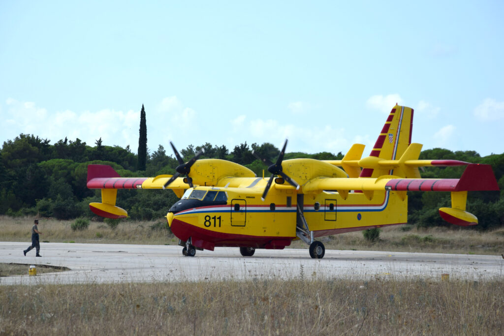 Slika https://www.morh.hr/wp-content/uploads/2024/06/2024-06-11-canadiar-cl-811-1024x683.jpg