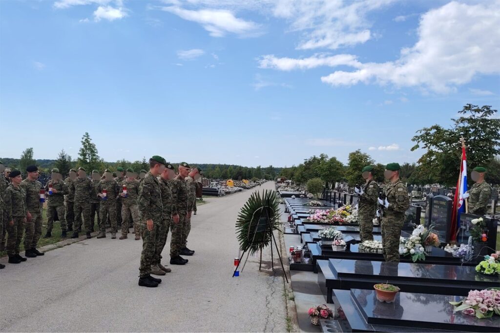 Slika https://www.morh.hr/wp-content/uploads/2024/07/2023-05-25-obljetnica-briski-5-1024x683.jpg