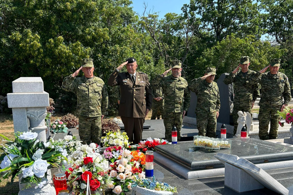 Slika https://www.morh.hr/wp-content/uploads/2024/07/2024-07-22-obljetnica-pogibije-pirotehnicara-zzp-1024x683.jpg