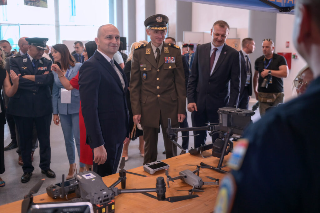 Slika https://www.morh.hr/wp-content/uploads/2024/09/2024-09-05-defcros-1024x681.jpg