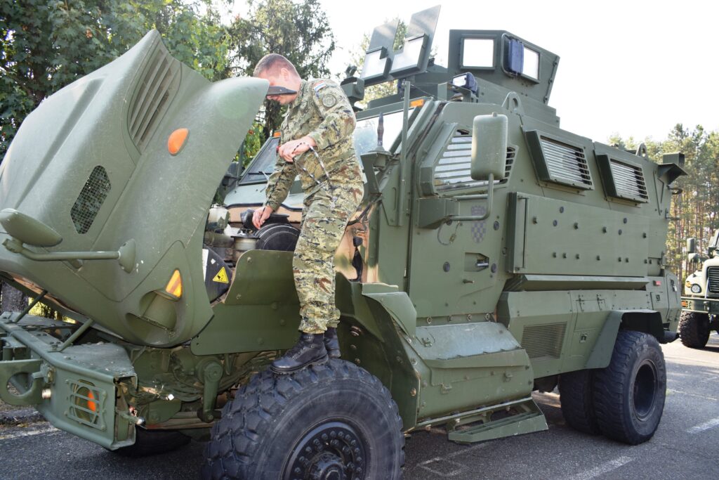 Slika https://www.morh.hr/wp-content/uploads/2024/09/2024-09-06-obuka-mrap-1-1024x683.jpg