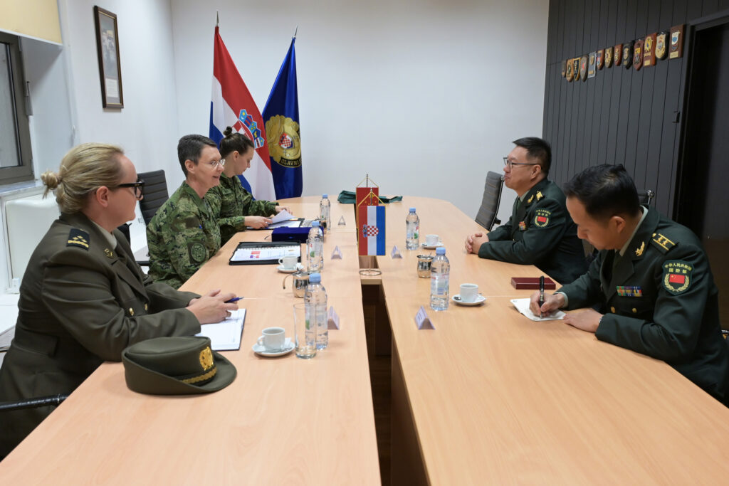 Slika https://www.morh.hr/wp-content/uploads/2024/09/2024-09-18-izaslanici-nr-kine-1024x683.jpg