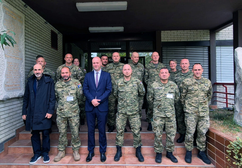 Slika https://www.morh.hr/wp-content/uploads/2024/09/2024-09-18-predavanje-o-islamu-1024x711.jpg