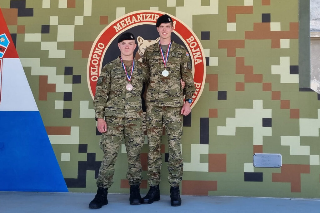 Slika https://www.morh.hr/wp-content/uploads/2024/09/2024-09-23-hvu-polumaraton-1-1024x683.jpg