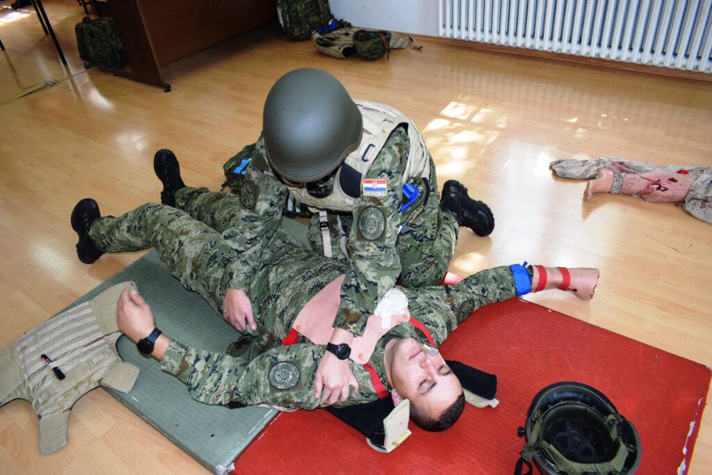 Slika https://www.morh.hr/wp-content/uploads/2024/09/2024-09-24-obuka-borbrni-spasioc-1-1024x683.jpg