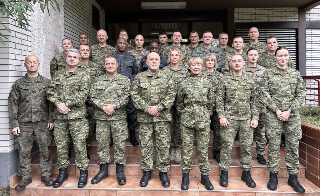 Slika https://www.morh.hr/wp-content/uploads/2024/10/2024-10-04-tcimic-polaznici-1024x630.jpg