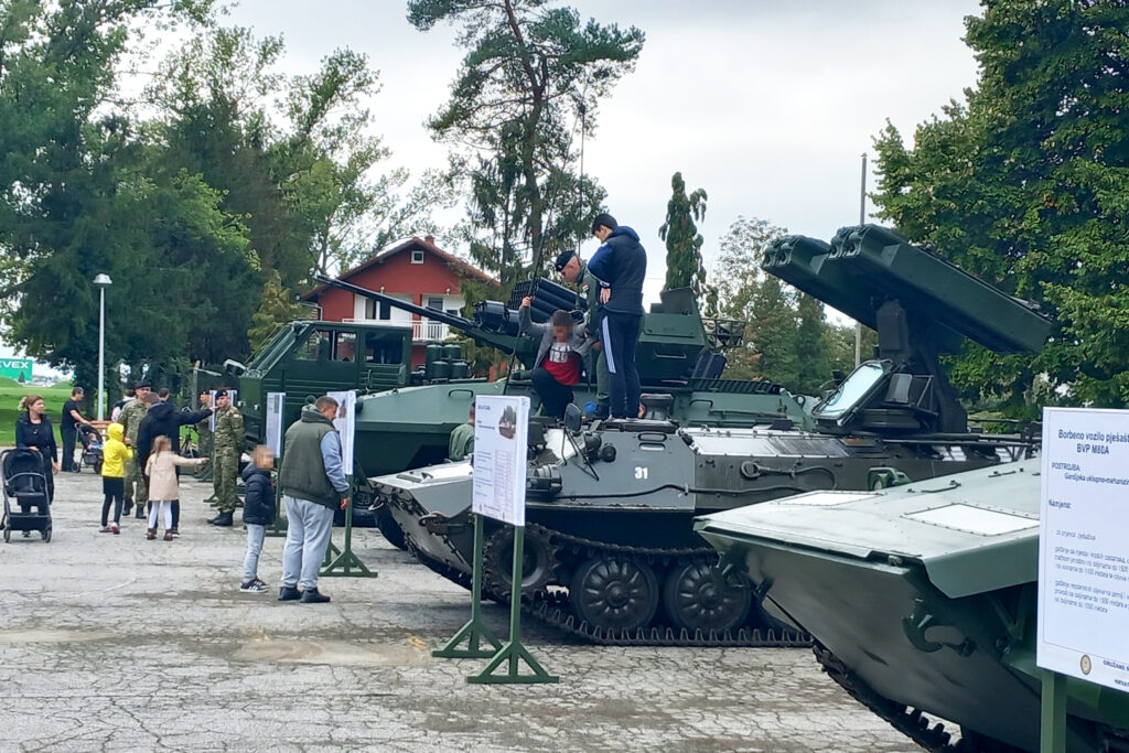 Slika https://www.morh.hr/wp-content/uploads/2024/10/2024-10-05-sokolovi-obljetnica-1024x683.jpg