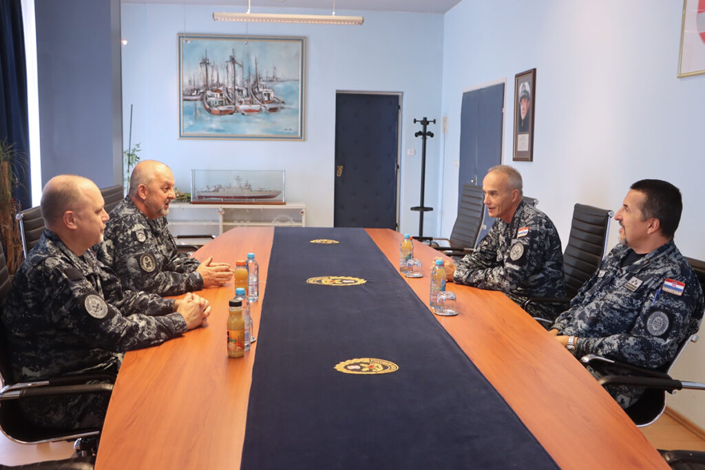 Slika https://www.morh.hr/wp-content/uploads/2024/10/2024-10-17-hrm-rotacija-1024x683.jpg