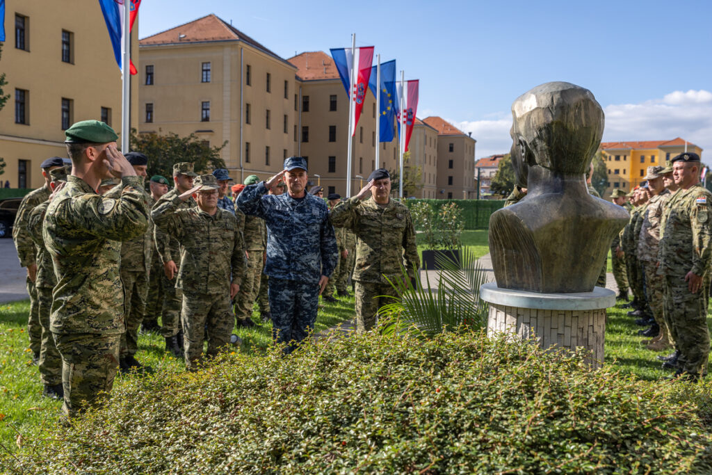 Slika https://www.morh.hr/wp-content/uploads/2024/10/2024-10-17-hvu-blago-zadro-1024x683.jpg