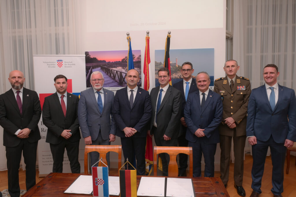 Slika https://www.morh.hr/wp-content/uploads/2024/10/2024-10-28-doking-1024x681.jpg