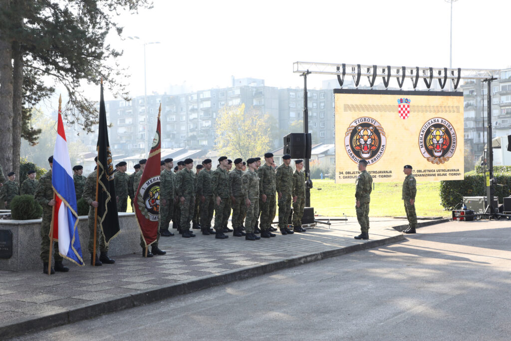 Slika https://www.morh.hr/wp-content/uploads/2024/11/2024-11-05-obljetnica-1-bgr-tigrovi--1024x683.jpg