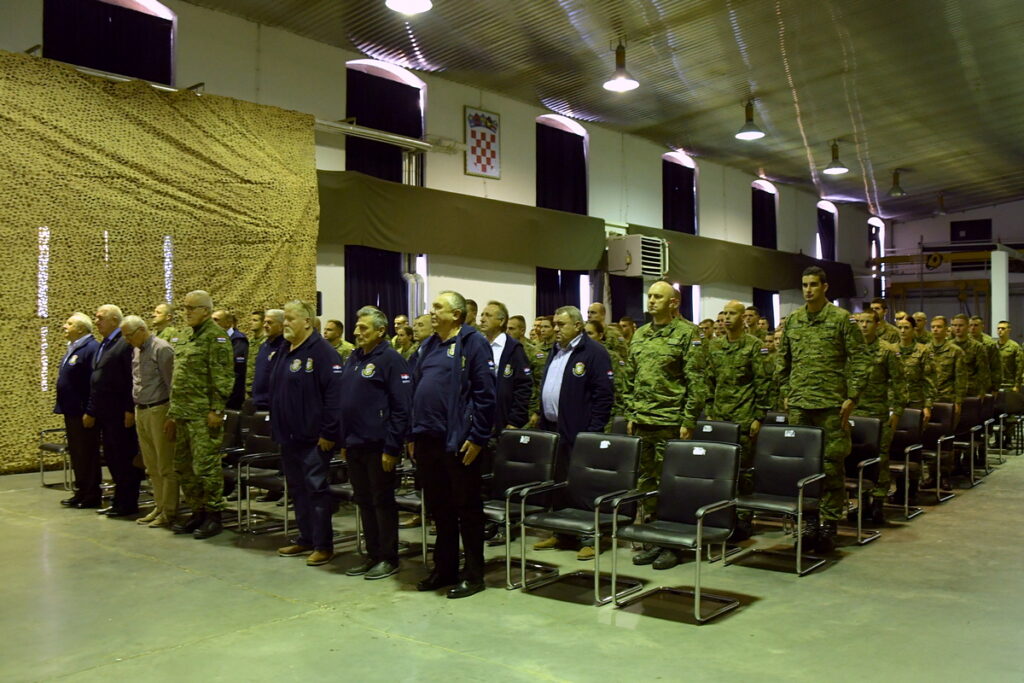 Slika https://www.morh.hr/wp-content/uploads/2024/11/2024-11-06-hvu-ivan-sokac-1024x683.jpg