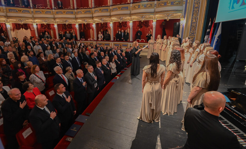 Slika https://www.morh.hr/wp-content/uploads/2024/11/2024-11-13-150-kbc-osijek-1024x623.jpg