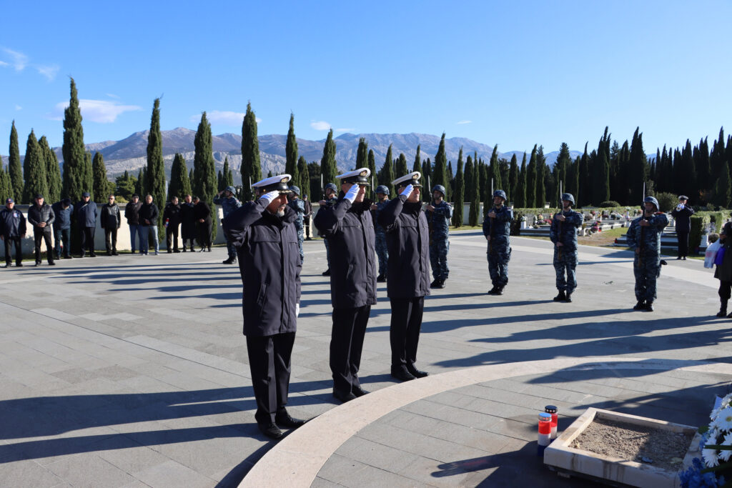 Slika https://www.morh.hr/wp-content/uploads/2024/11/2024-11-15-dan-obrane-grada-splita-1024x683.jpg