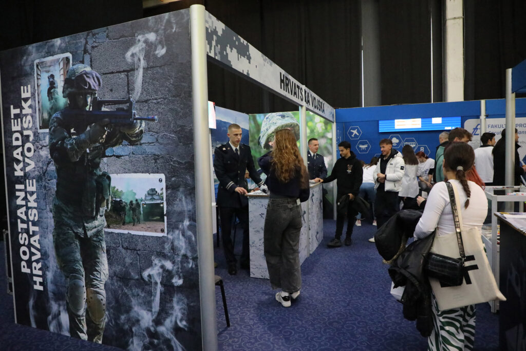 Slika https://www.morh.hr/wp-content/uploads/2024/11/2024-11-15-smotra-1024x683.jpg