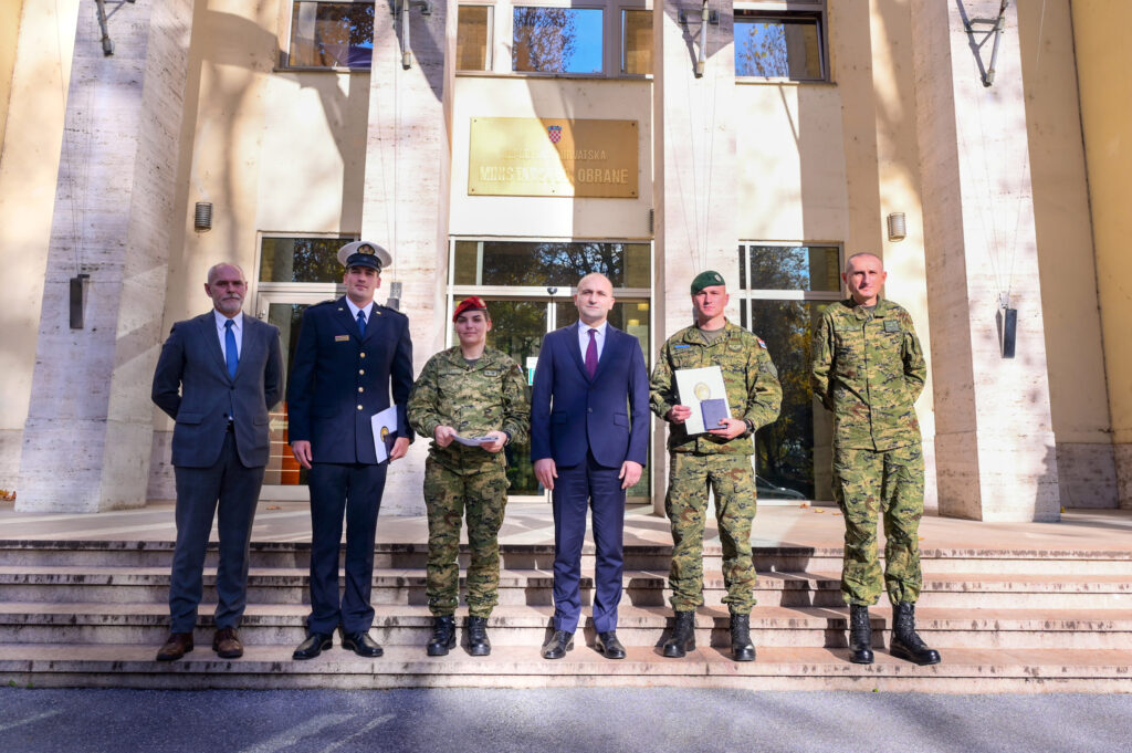 Slika https://www.morh.hr/wp-content/uploads/2024/11/2024-11-25-sportasi-morh-1024x681.jpg