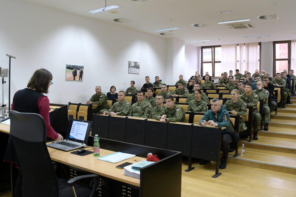 Slika https://www.morh.hr/wp-content/uploads/2024/11/2024-11-28-hrvn-stanag-6001-1024x682.jpg