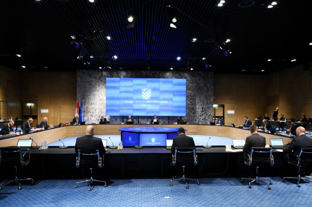 Slika https://www.morh.hr/wp-content/uploads/2024/12/2024-10-03-sjednica-vlade-1024x681.jpg