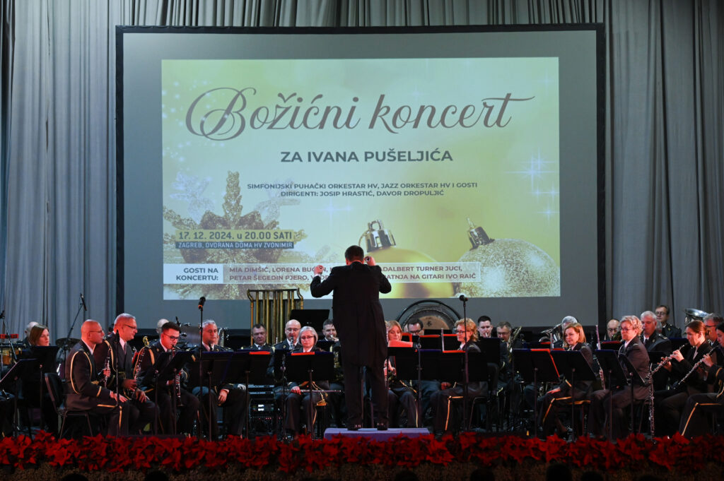 Slika https://www.morh.hr/wp-content/uploads/2024/12/2024-12-17-bozicni-koncert-dom-hv-1024x681.jpg