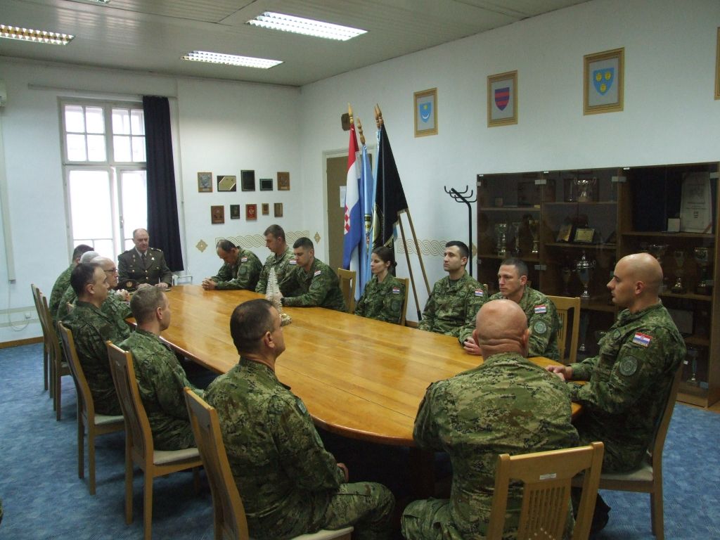 Slika https://www.morh.hr/wp-content/uploads/2024/12/2024-12-18-dcs-instruktori-1.jpg