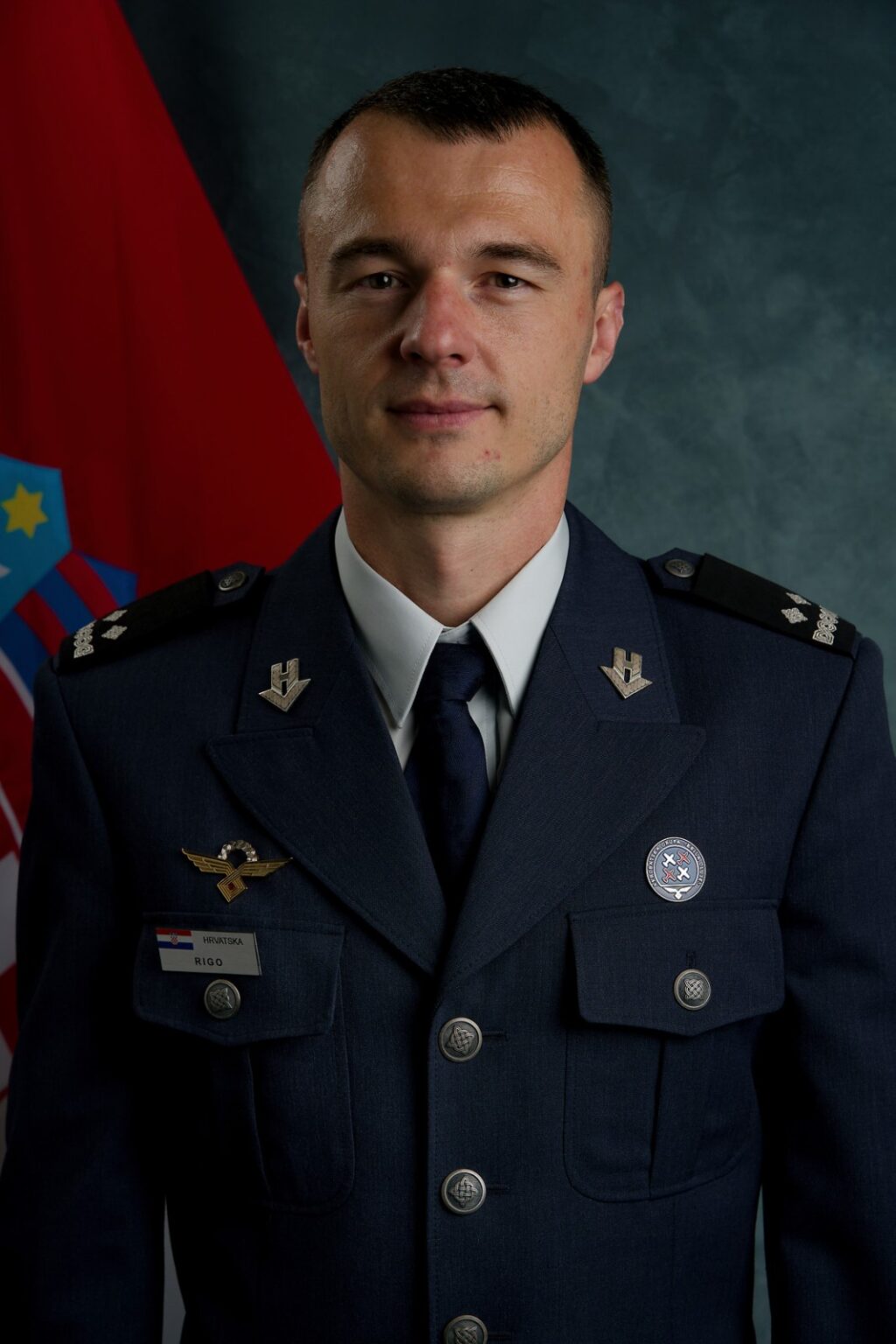 Satnik Danijel Rigo iz Našica pilot je Hrvatskog ratnog zrakoplovstva i ...
