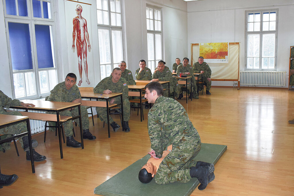 Slika https://www.morh.hr/wp-content/uploads/2025/01/2025-01-31-temeljne-vojne-vjestine-1024x683.jpg