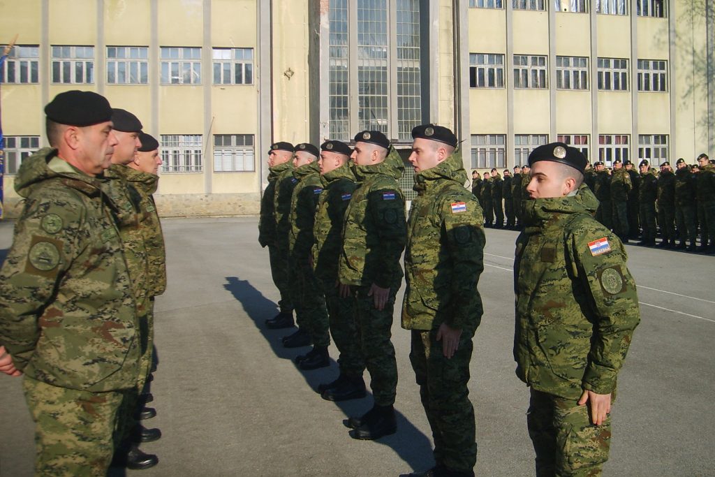 Slika https://www.morh.hr/wp-content/uploads/2025/02/2025-02-19-sokolovi-dodjela-beretki-1024x683.jpg