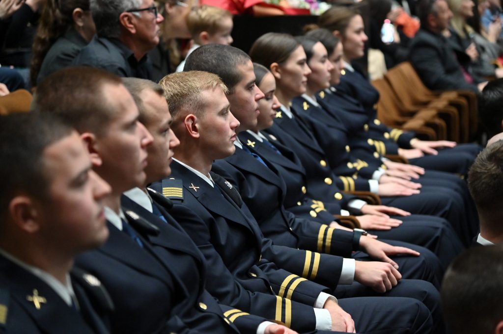 Slika https://www.morh.hr/wp-content/uploads/2025/03/2025-03-06-kadet-pomorstvo-1024x681.jpg