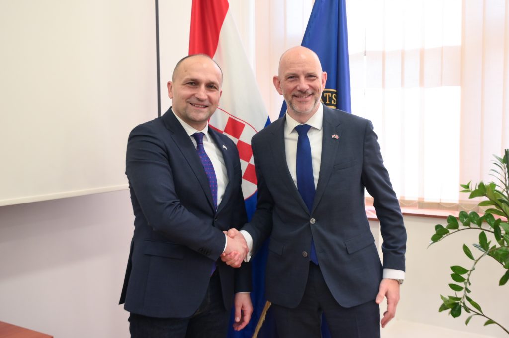 Slika https://www.morh.hr/wp-content/uploads/2025/03/2025-03-13-veleposlanik-uk-1024x681.jpg