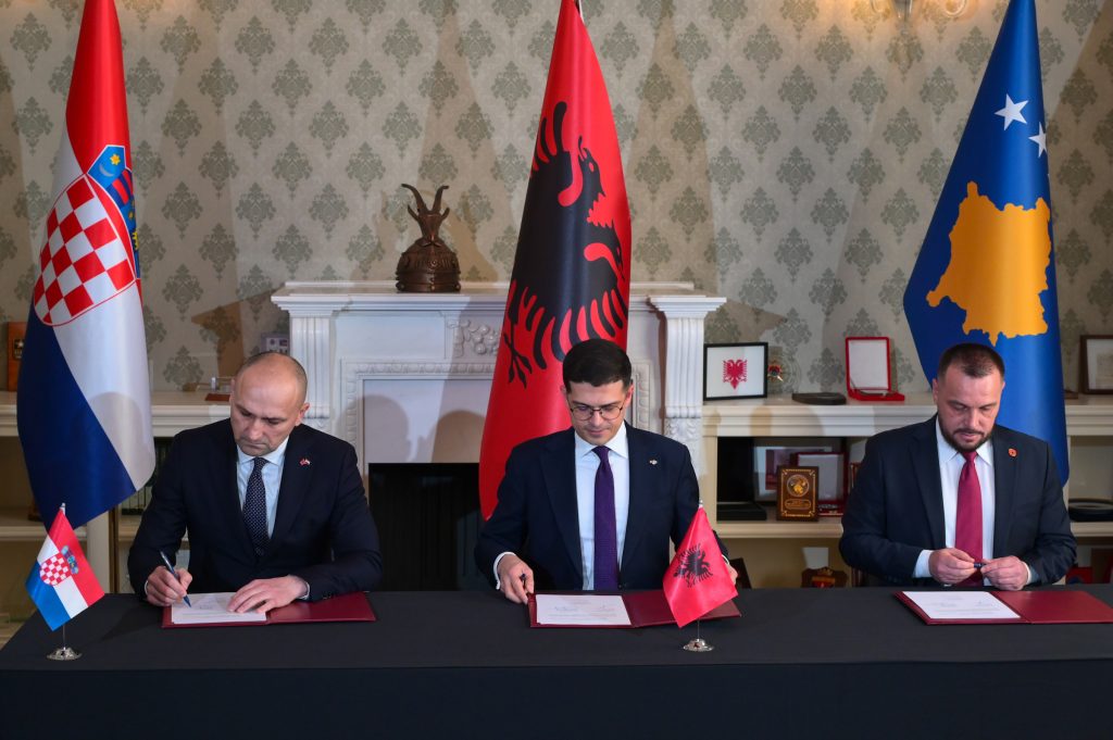 Slika https://www.morh.hr/wp-content/uploads/2025/03/2025-03-18-potpisivanje-sporazuma-u-albaniji--1024x681.jpg