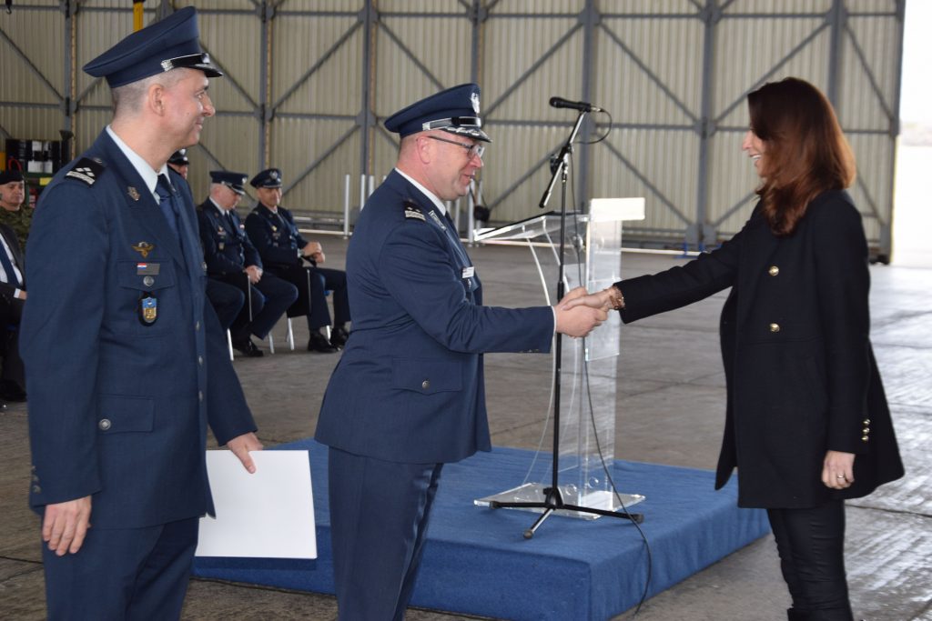 Slika https://www.morh.hr/wp-content/uploads/2025/03/2025-03-21-33-obljetnica-93-krila-hrz-a-1024x683.jpg